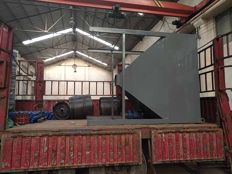 皮帶運(yùn)輸機(jī)發(fā)貨，請(qǐng)深圳夏總查收！